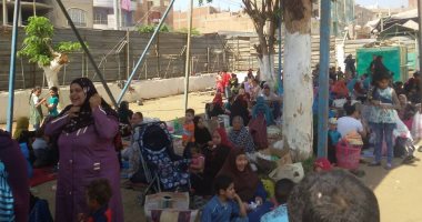 فيديو وصور.. أهالى بنى سويف يحتفلون بشم النسيم داخل الحدائق العامة
