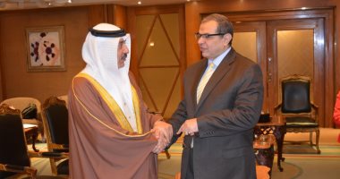 وزير القوى العاملة يبحث مع نظيرة البحرينى الربط الإلكترونى بين البلدين