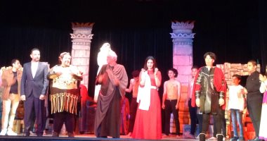 صور.. فرقة ثقافة بور فؤاد تعرض مسرحية "أنتيجون" على مسرح جامعة بورسعيد