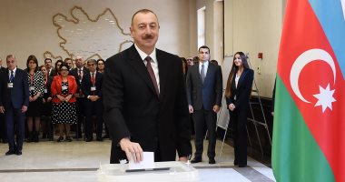 صور.. رئيس أذربيجان يدلى بصوته فى الانتخابات الرئاسية