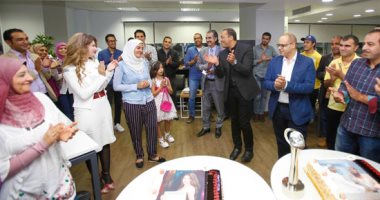 "اليوم السابع" تحتفل بحصد الزملاء أسماء شلبى وإيمان حنا وحازم عبد الصمد جوائز صحفية