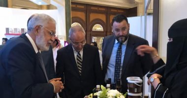 صور.. وزير الخارجية الليبى يزور المعرض العالمى للتمور المقام فى الرياض