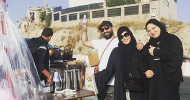 سمية الخشاب تنشر صور مع أحمد سعد خلال أداء العمرة: أحلى رحلة للطائف 
