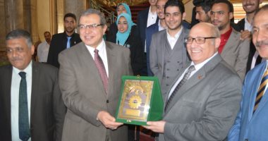وزير القوى العاملة لطلاب "عين شمس": أشجع الشباب على إقامة المشروعات الصغيرة