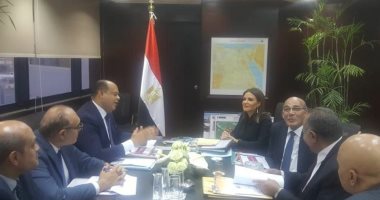 صور.. تفاصيل اجتماع محافظ مطروح مع 3 وزراء لتقييم مشروعات الموائمة الصحراوية