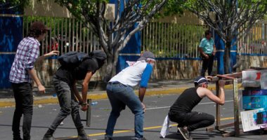 اشتباكات عنيفة بين الشرطة والطلاب فى نيكاراجوا احتجاجا على الإصلاحات الحكومية