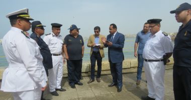 مدير أمن الإسكندرية يتفقد إدارة الإنقاذ النهرى