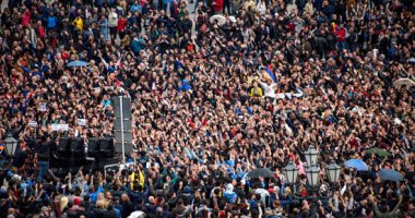 صور.. 30 ألف شخص يتظاهرون فى أرمينيا ضد الرئيس.. والشرطة تعتقل المئات