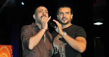 تكريم نجوم الفن والإعلام فى حفل أكاديمية 6 أكتوبر ومحمد نجاتى يشارك ساموزين أغنية "يا بنت السلطان"