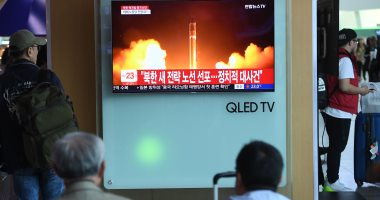 صور.. مواطنو سول يتابعون باهتمام بيان كوريا الشمالية بوقف التجارب النووية