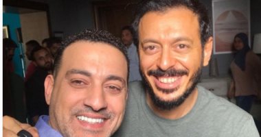 محمد دياب ينشر صورة له مع مصطفى شعبان فى كواليس مسلسل "أيوب"