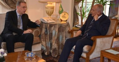 أمين الجامعة العربية يبحث مع مساعد وزير خارجية البرازيل فرص تطوير التعاون 