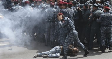 مجموعة من الجنود فى أرمينيا تنضم لاحتجاجات مناهضة للحكومة 