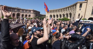 صور.. الآلاف يتظاهرون فى أرمينيا تحت شعار "الشعب يريد انتقال سلمى للسلطة"
