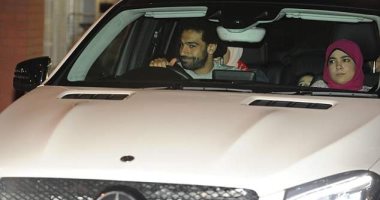 محمد صلاح يغادر ملعب "آنفيلد" مع نجوم ليفربول بعد ملحمة روما.. صور