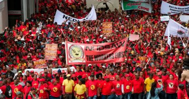 صور.. الآلاف من عمال المعادن يحتجون على الحد الأدنى للأجور بجنوب أفريقيا