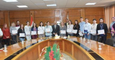 14 طالبا وطالبة روسيين يختتمون دراستهم للغة العربية بجامعة أسيوط