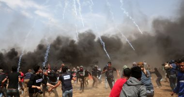 صور.. اشتباكات عنيفة بين فلسطينيين و قوات الاحتلال خلال جمعة " الشباب الثائر"