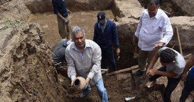 رئيس البعثة الأثرية لجامعة عين شمس: اكتشفنا أوانى فخارية تعود للأسرة الـ19