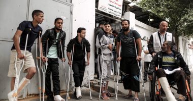 صور.. رصاص الاحتلال يجبر عشرات الفلسطينيين على استكمال حياتهم بـ"العكاز"