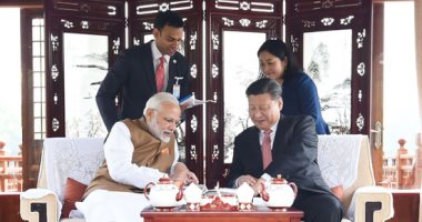 صور.. جولة بحرية لرئيس وزراء الهند مع الرئيس الصينى فى آخر أيام زيارته لبكين