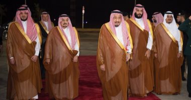 فيديو وصور.. العاهل السعودى يصل الرياض لتدشين أكبر مدينة ترفيهية