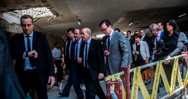 صور.. وزير خارجية فرنسا يتجول بمحطة مترو الخط الرابع فى القاهرة 