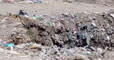 شكوى من تراكم القمامة بقرية منشأة أبو عزيز فى المنيا