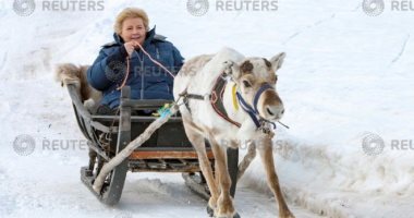 صور.. رئيسة وزراء النرويج تقوم بجولة تفقدية فى ألتا بزلاجة الغزلان