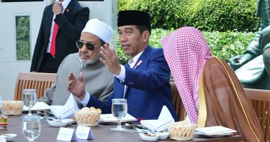 الرئيس الإندونيسى يقيم مأدبة غداء للإمام الأكبر