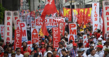 صور.. مسيرة عمالية فى الفلبين للمطالبة بإنهاء العقود قصيرة الأجل