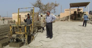 صور.. رئيس مدينة أبورديس بجنوب سيناء يتفقد منشآت ومصانع حى الحرفيين