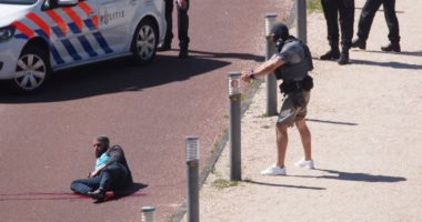 صور.. الشرطة الهولندية تطلق النار على رجل طعن 3 أشخاص فى مدينة لاهاى
