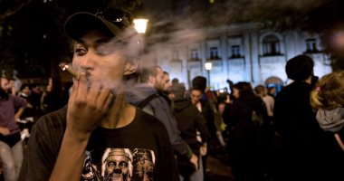 صور.. انطلاق مسيرة لمدخنى "الماريجوانا" فى شوارع أوروجواى