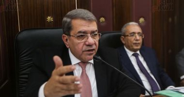 تعيين وزير المالية السابق عمرو الجارحى رئيسًا لمجلس إدارة بنك مصر إيران 