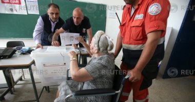 صور.. مشاركة كثيفة من كبار السن فى الانتخابات البرلمانية اللبنانية