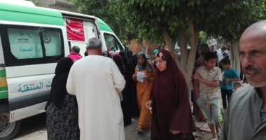 صحة أسوان تطلق قافلة طبية إلى قرية صحارى للكشف عن أكثر من 800 شخص