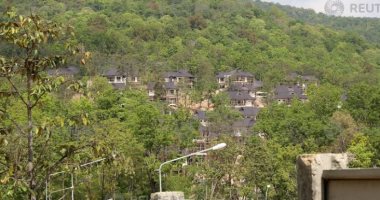صور.. تايلاند تعقد محادثات مع نشطاء عارضوا بناء مشروع سكنى داخل غابة
