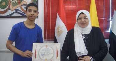 وكيل تعليم شمال سيناء تكرم الطالب عبدالرحمن الفائز بمسابقة القرأن الكريم