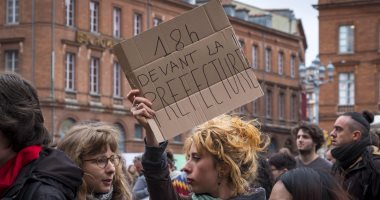 صور.. مظاهرات لطلاب جامعة تولوز بفرنسا ضد قوانين إصلاح التعليم 