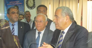 وزير التموين ومحافظ بورسعيد يفتتحان المركز التموينى النموذجى بالمحافظة