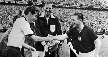 حكايات كأس العالم.. مؤسس أديداس يساعد الألمان فى الفوز بمونديال 54