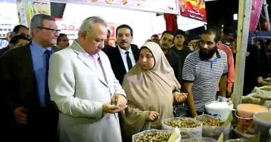 صور.. محافظ الشرقية يفتتح معرض "أهلا رمضان"