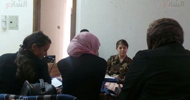 صور.. رئيس البعثة الألمانية للتنقيب بالفيوم تدرب العاملين بالآثار فى المحافظة 