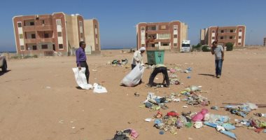 صور.. رئيس مدينة أبورديس بجنوب سيناء يشن حملات نظافة وجمع المخلفات بالشوارع