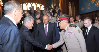  وزير الدفاع يعود إلى أرض الوطن بعد انتهاء زيارته الرسمية إلى روسيا