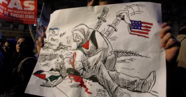 صور.. الأرجنتينيون يتظاهرون تضامنا مع الفلسطينيين ضد إسرائيل وأمريكا