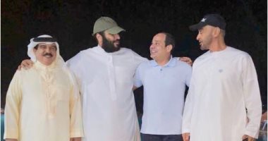 مدير مكتب ولى العهد السعودى ينشر صورة الرئيس السيسى مع الزعماء العرب فى لقاء ودى