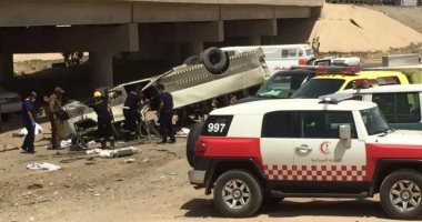 وفاة 9 معتمرين وإصابة 18 فى انقلاب حافلة على طريق "المدينة- مكة"