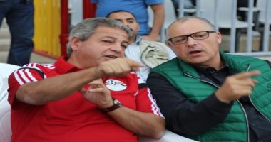 وزير الرياضة وأبو ريدة والشامى فى مباراة منتخب الشباب والسنغال